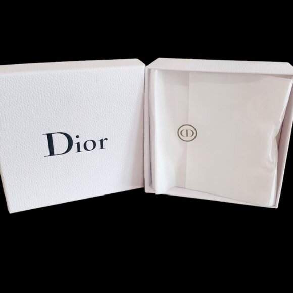 Empty AUTHENIC Dior White Pebbled box w/Black Lettering, Tissue & Satin Ribbon - Picture 1 of 6